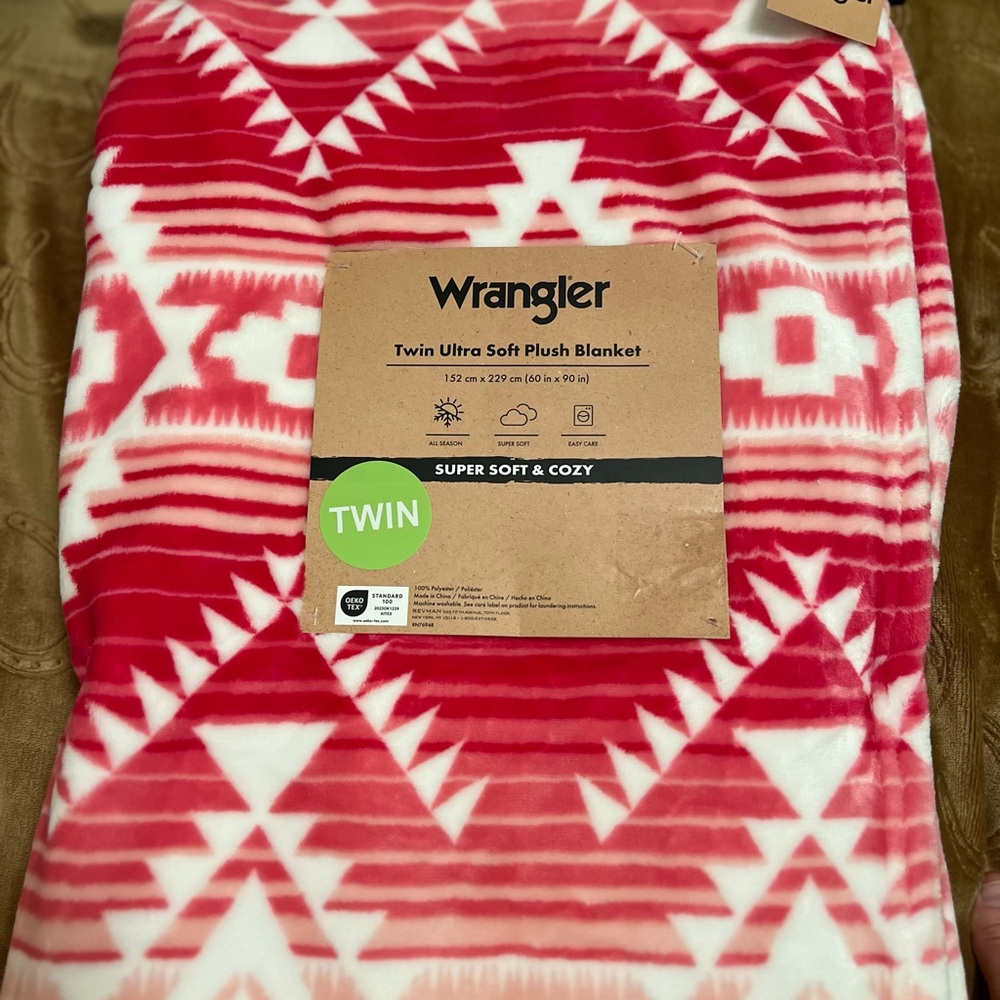 Wrangler Pink and White Ultra Soft Plush Blanket Aztec Pattern